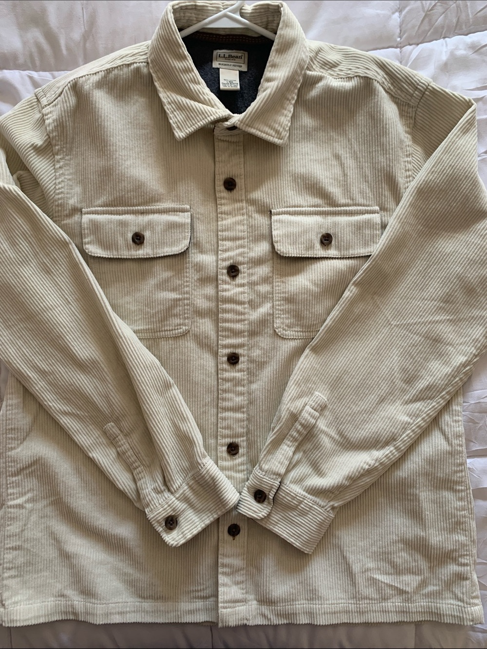L.L. Bean Men's Large Corduroy Overshirt in Light Cream Slightly Fitted